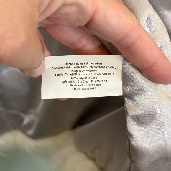 Donna Salyers Fabulous Furs Coat Women 2X Silver Metallic Hooded Faux Fur Puffer - Picture 12 of 12